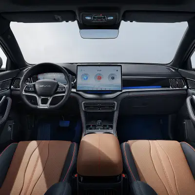 immagine approfondimento Console centrale sospesa dal design futuristico