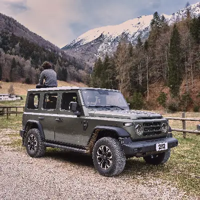 immagine approfondimento Carattere Unico, Design militare, presenza iconica.